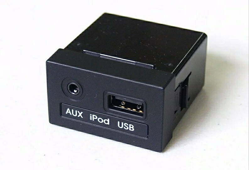 Роз'єм для Hyundai 2011 2012 2013 Accent Solaris USB Reader iPod AUX