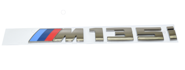 Хромированная Эмблема Шильдик надпись BMW M135i - фото 1 - id-p1044162634