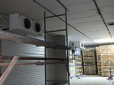 Воздухоохладители GUENTNER в камере для хранения овощей.