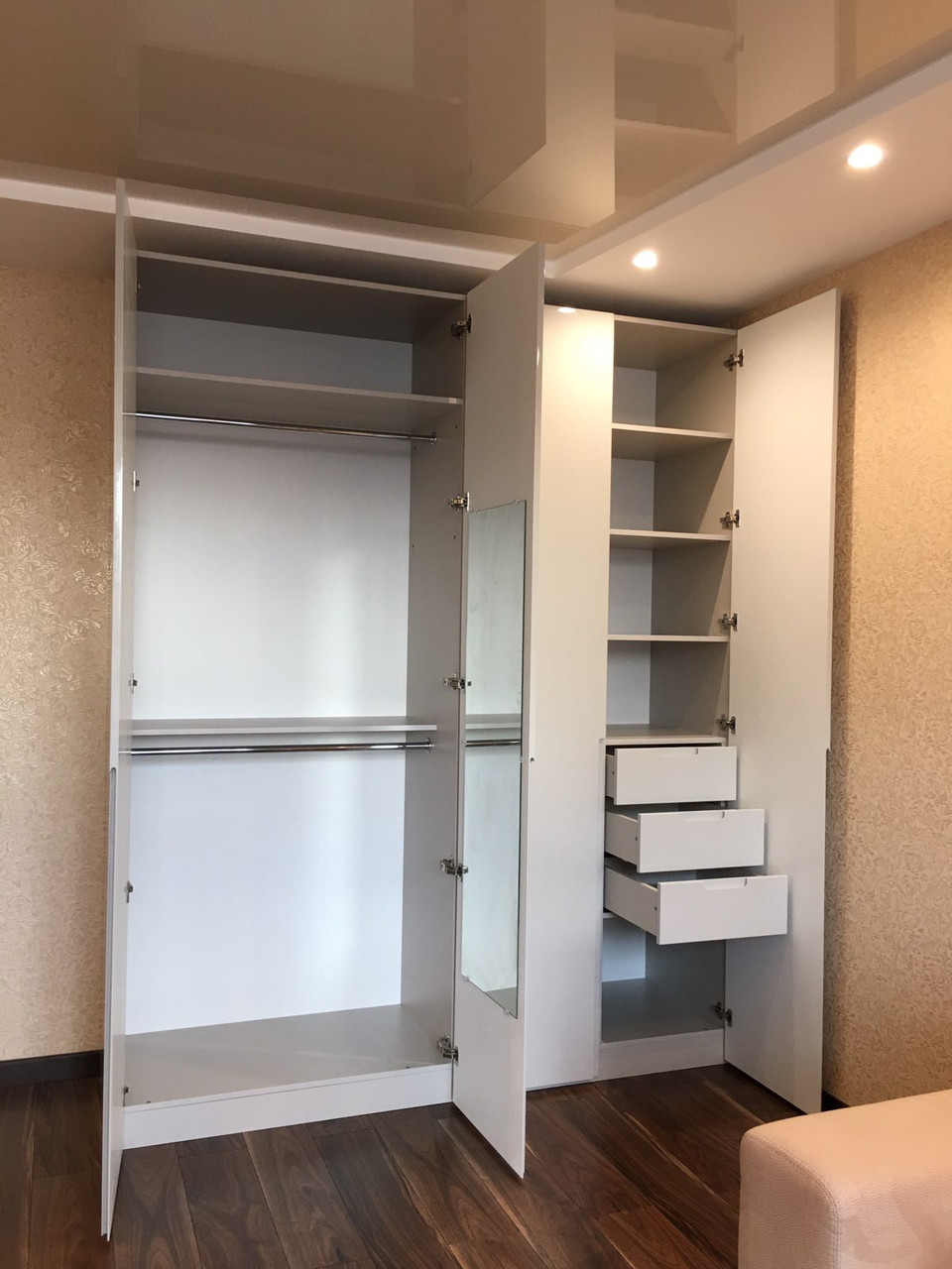 Шкаф в современном стиле с фасадами мдф краска глянец по выгодным ценам ...