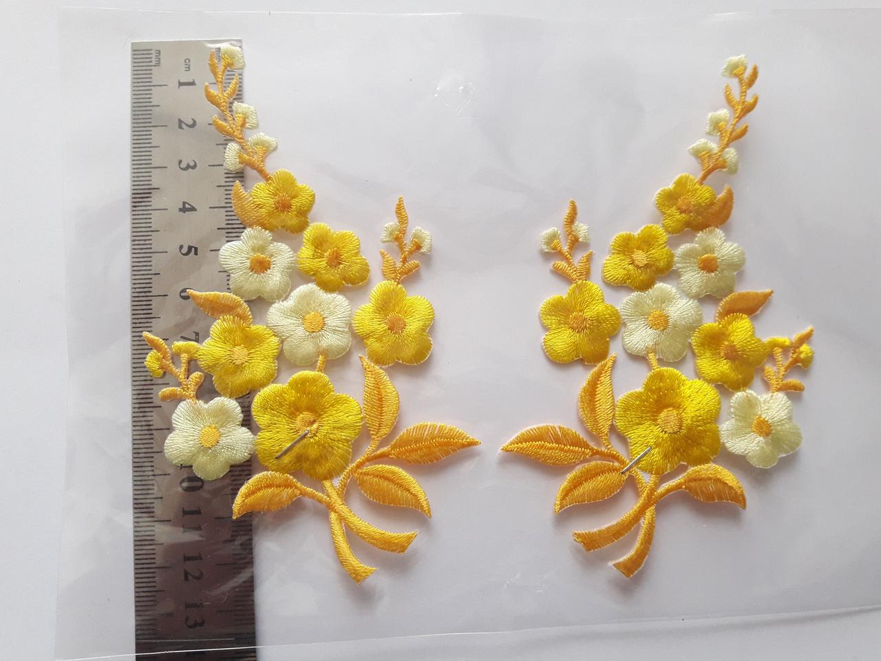 Аплікація вишивка клейові парні "Квіти", 12 см, жовті, 1 пара