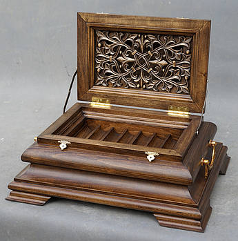 Ковчег їх вільхи для зберігання Святих мощей