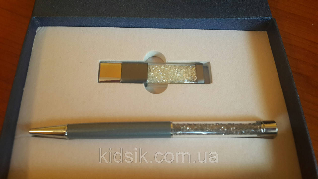 Набір флешка USB і ручка Swarovski в подарунковій упаковці.