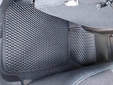Наши коврики EVA в салоне Mitsubishi Outlander '03-07​  4