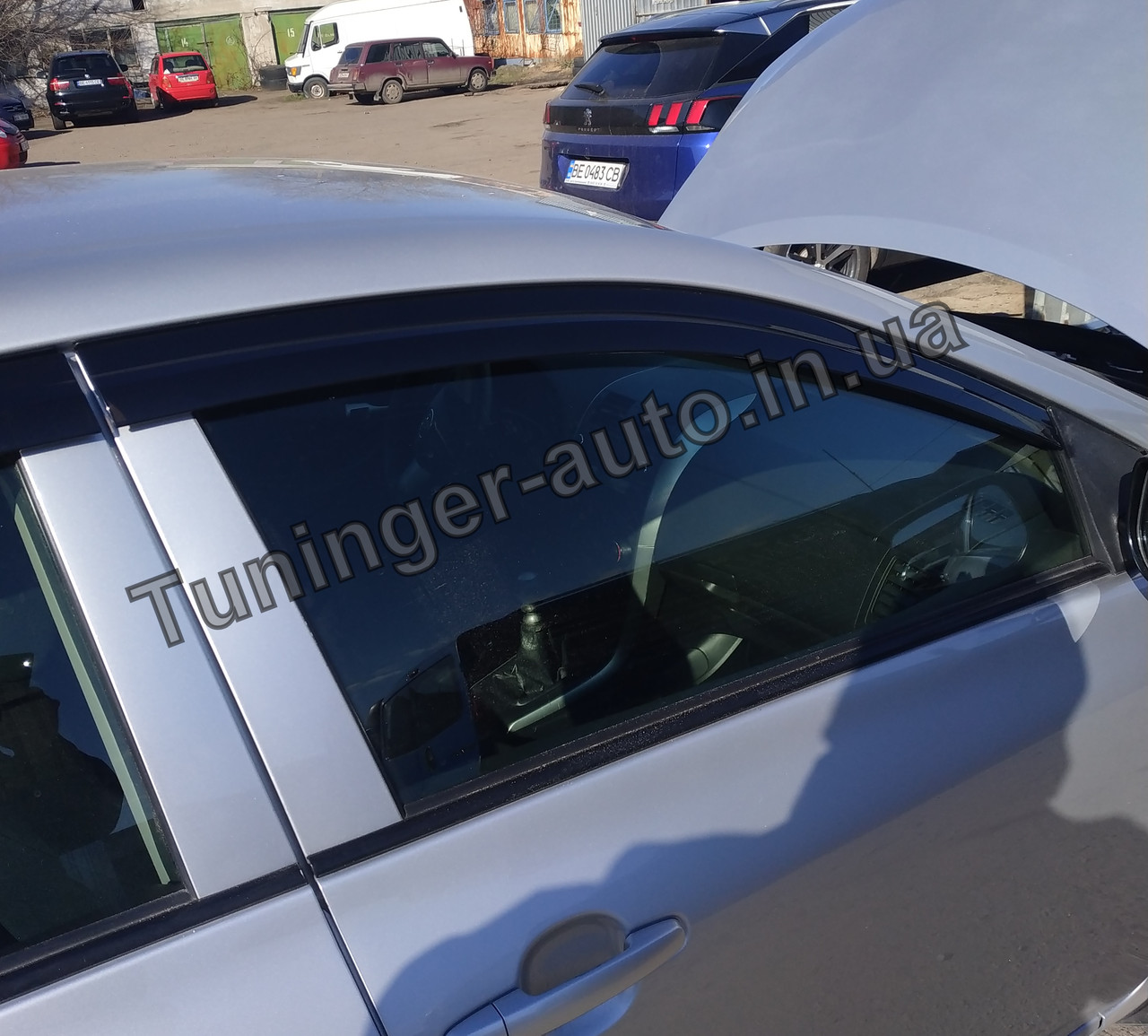 Вітровики, дефлектори вікон Toyota Corolla 2007-2012 (Autoclover/Корея)