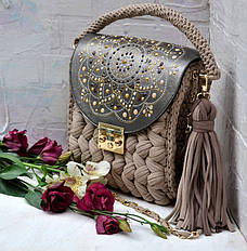 Карамельная сумочка-зефирка с расписным клапаном от Оксаны @valissa.handmade. Пряжа Бобилон.Цвет Карамель 7-9мм