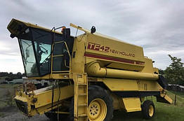 Зернозбиральний комбайн New Holland TF 421, 1984 р. в.