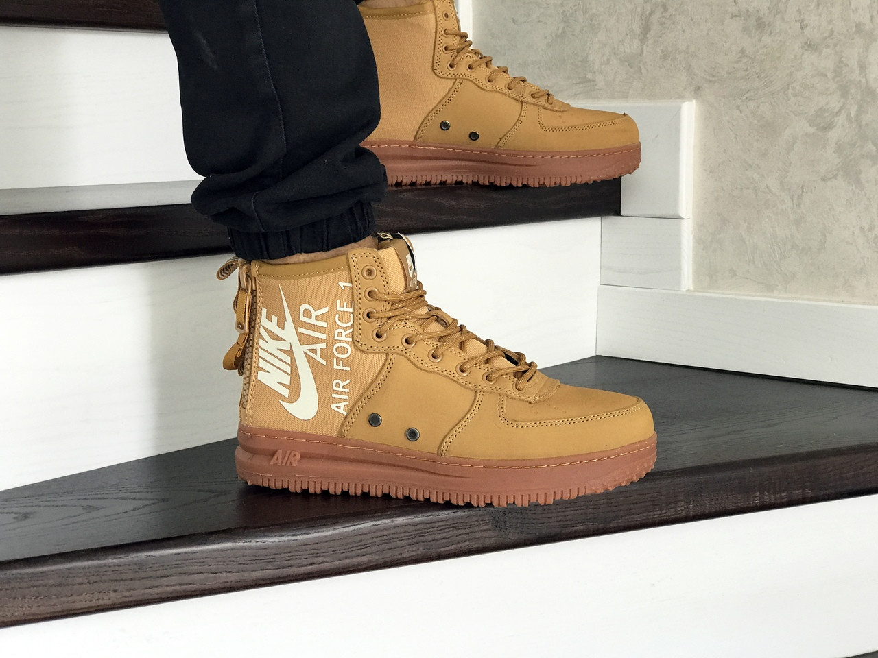 Чоловічі кросівки Nike Air Force 1 (найк аір форс, нубук, гірчиці) (Розмер 41,43,44,46)