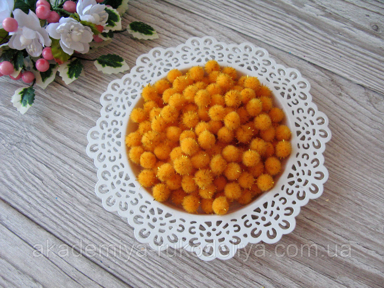 Помпони — кульки жовтогарячі з люрексом D — 1.2 см, 100 шт., фото 1