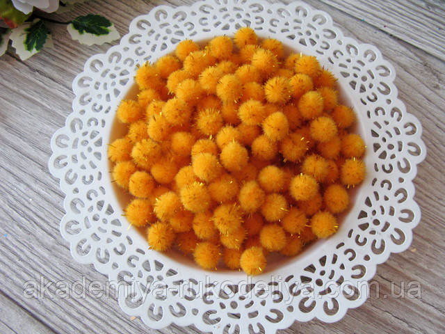 pomponi oranzevie pomponi s lureksom