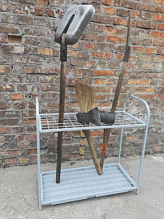 Підставка для садового інвентарю з піддоном