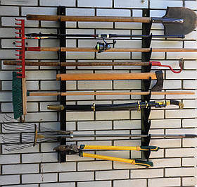 Полиця металева для садового інструменту на 11 од.