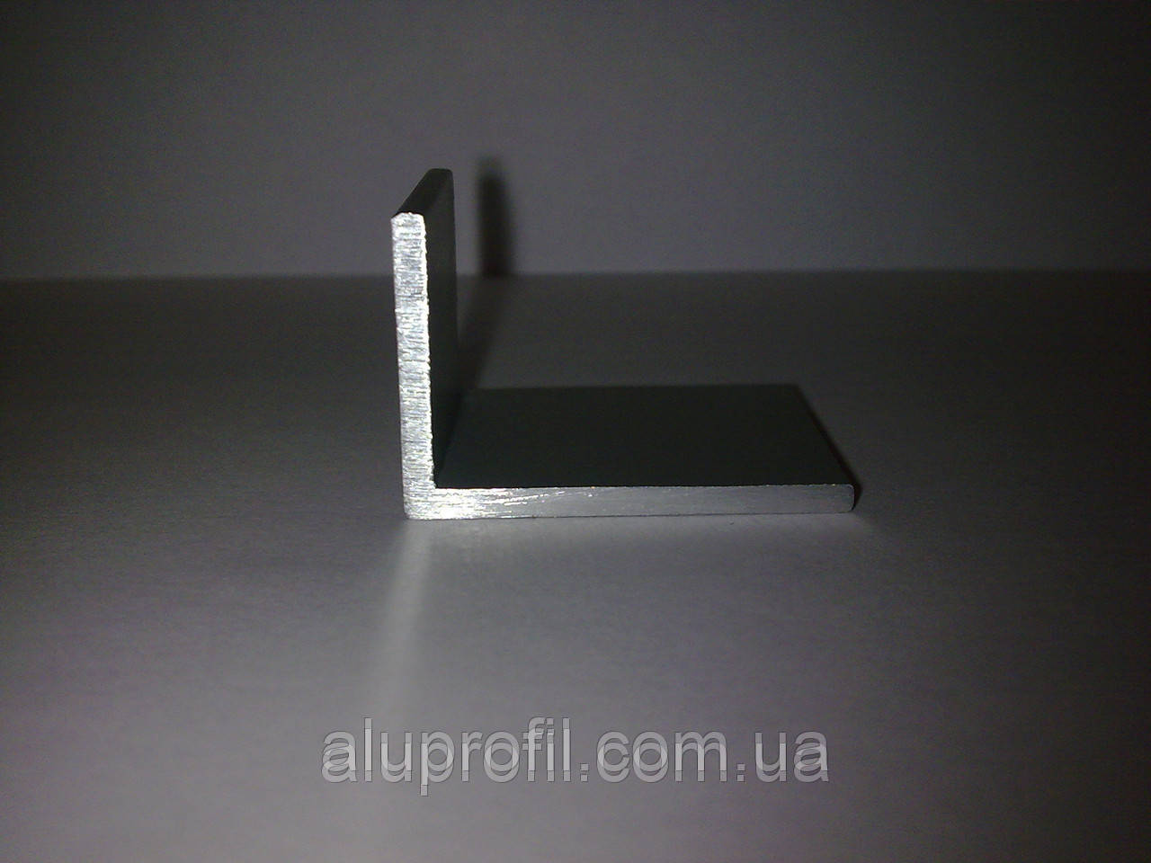 Алюмінієвий профіль — кутник алюмінієвий 45х20х4 AS