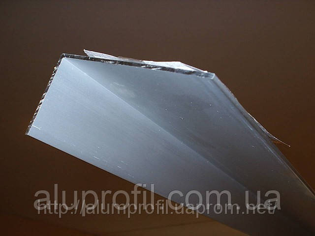 Алюмінієвий профіль — кутник алюмінієвий 80х40х3 AS