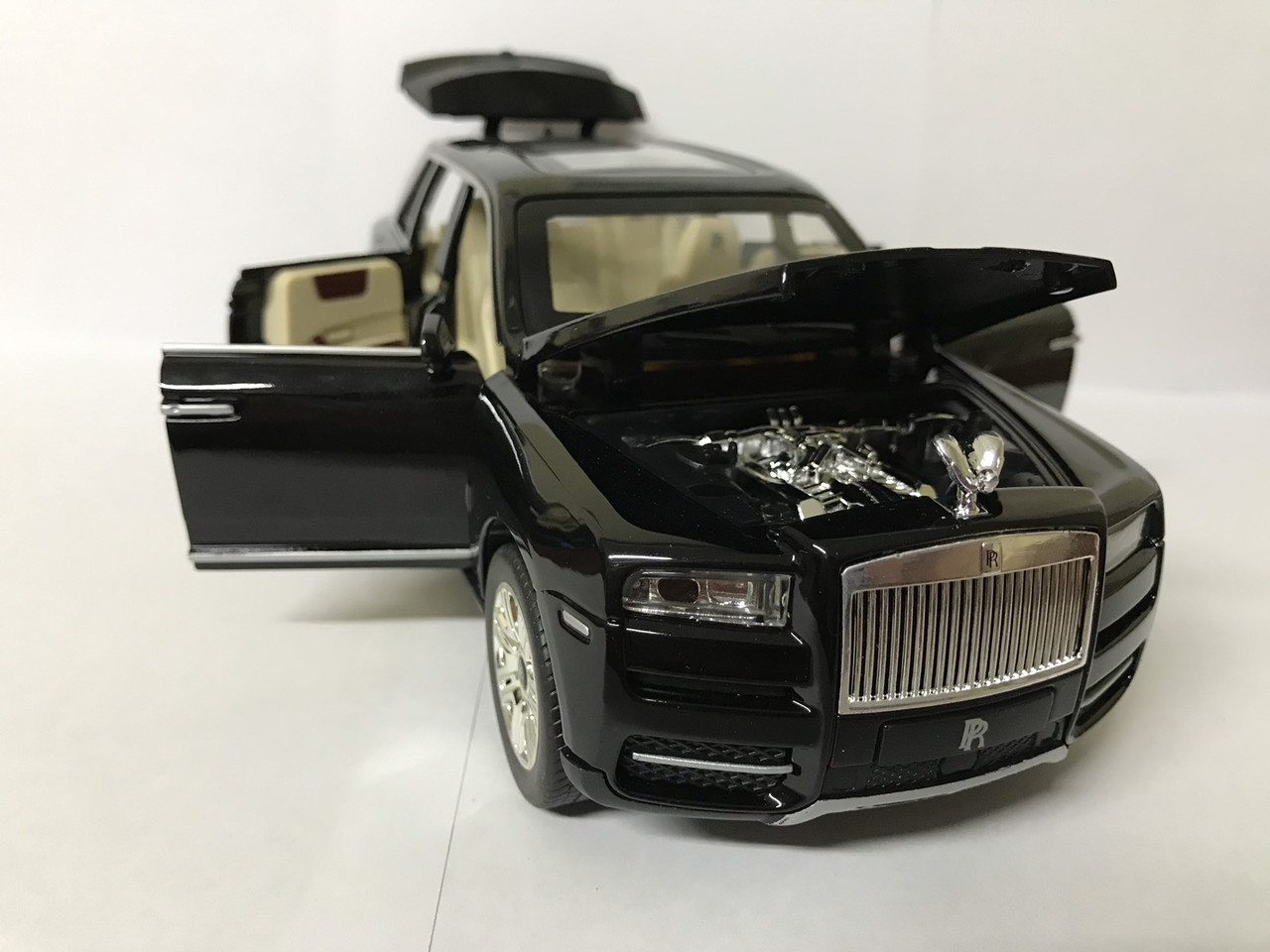 RollsRoyce продал рекордное количество автомобилей в России  Autonews