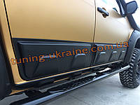 Молдинги на двері для Isuzu D-Max 2004+ Накладки на двері на Ісузу Д Макс 2004+
