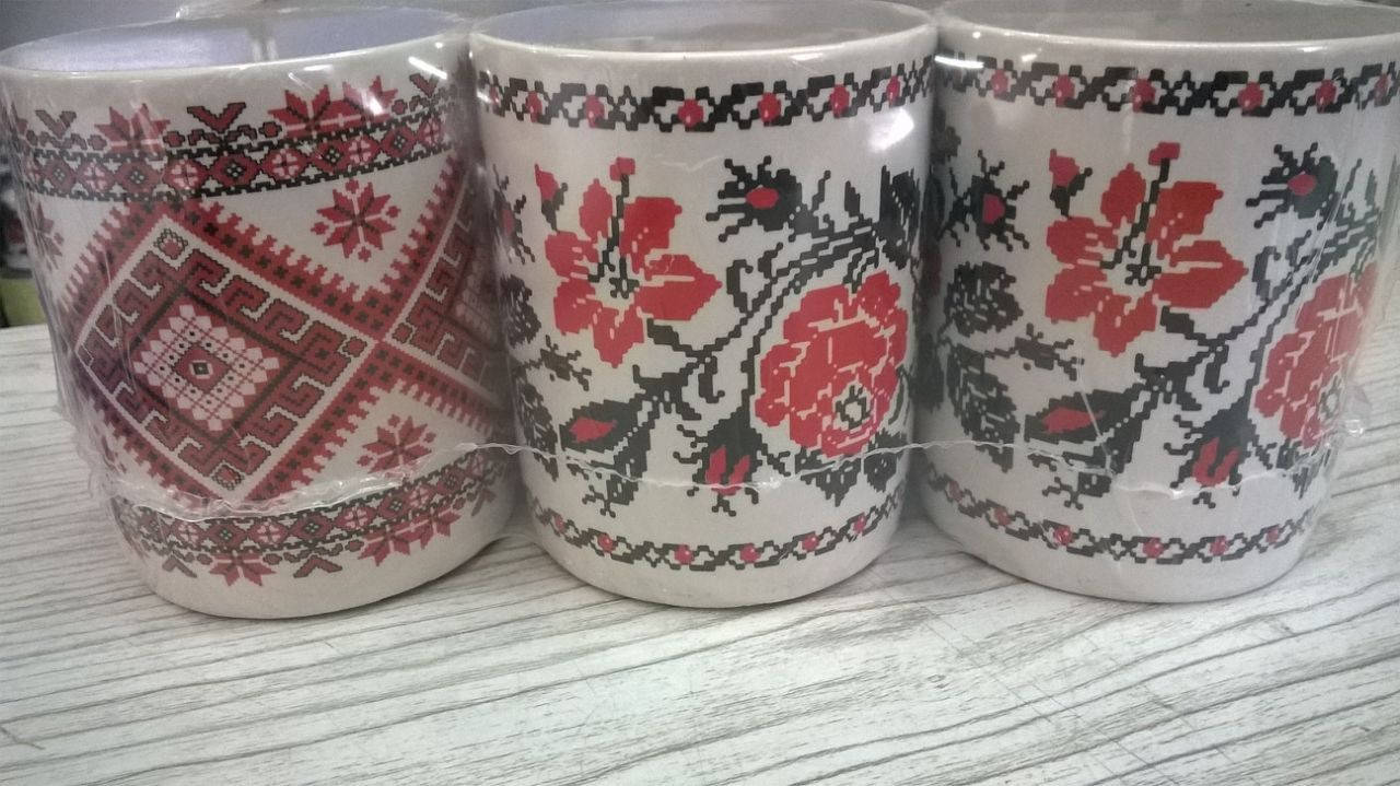 

Чашки с вышиванкой