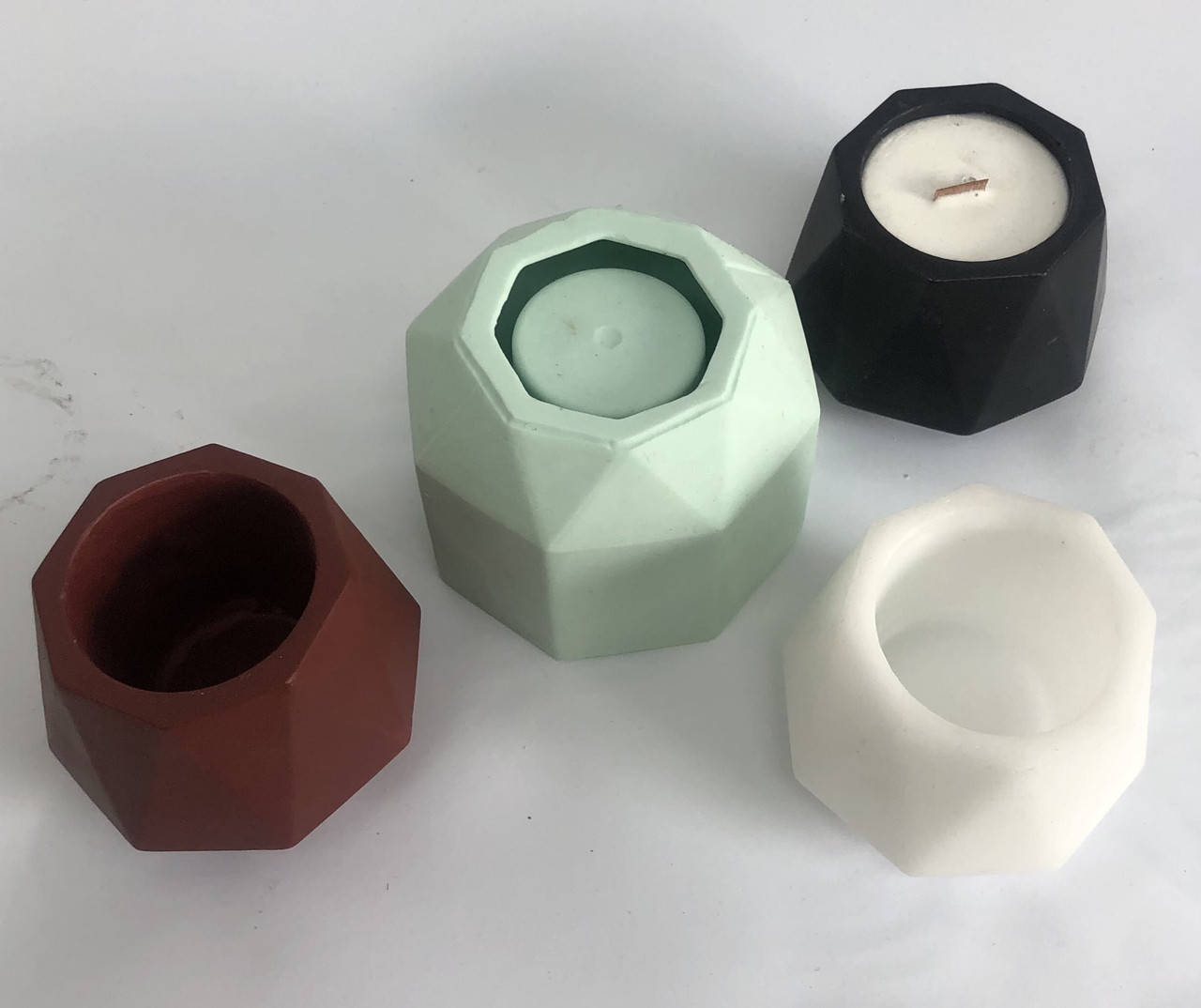 

Силиконовая форма стакана Геом из гипса, цемента, парафина.