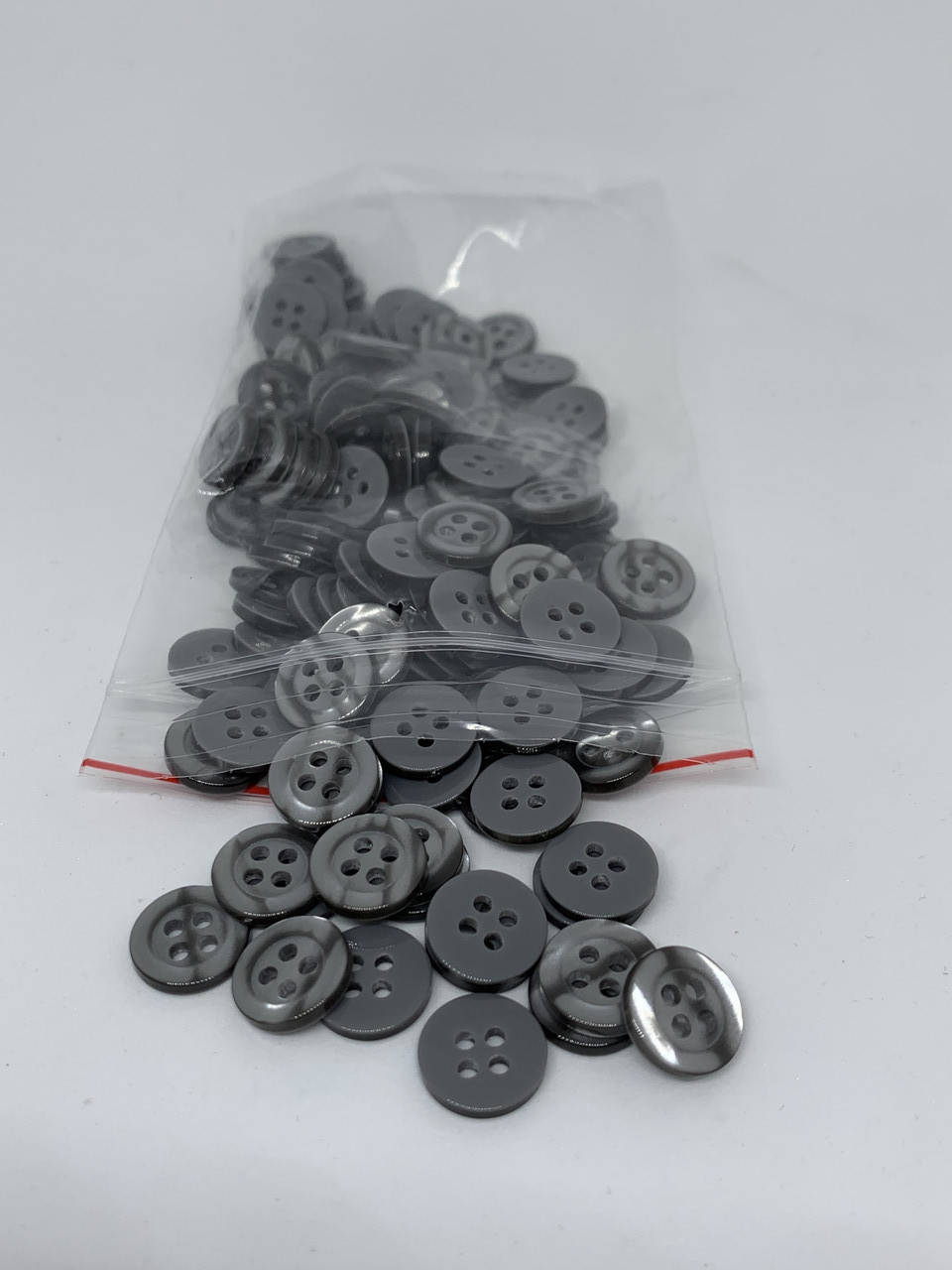 

Пуговица рубашечная на 4 отверстия 12мм/100шт №180