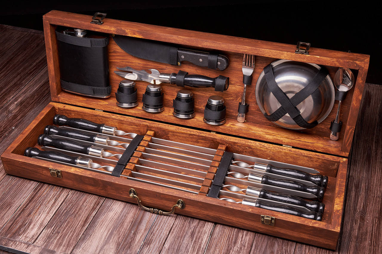 

Подарочный набор шампуров в деревянном кейсе "Голд с шампурами Блэк"