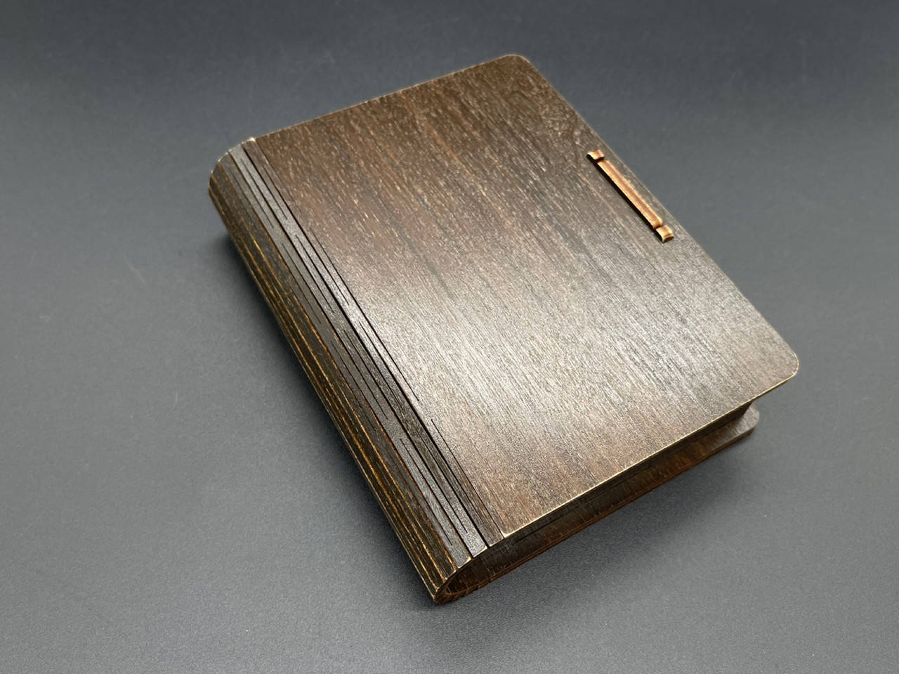 

Шкатулка-купюрница из фанеры. 14х11.5х3.5см