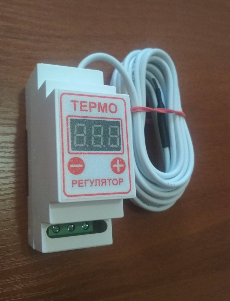 

Терморегулятор цифровой ЦТРд2-2ч 10А (двухпороговый на din-рейку)