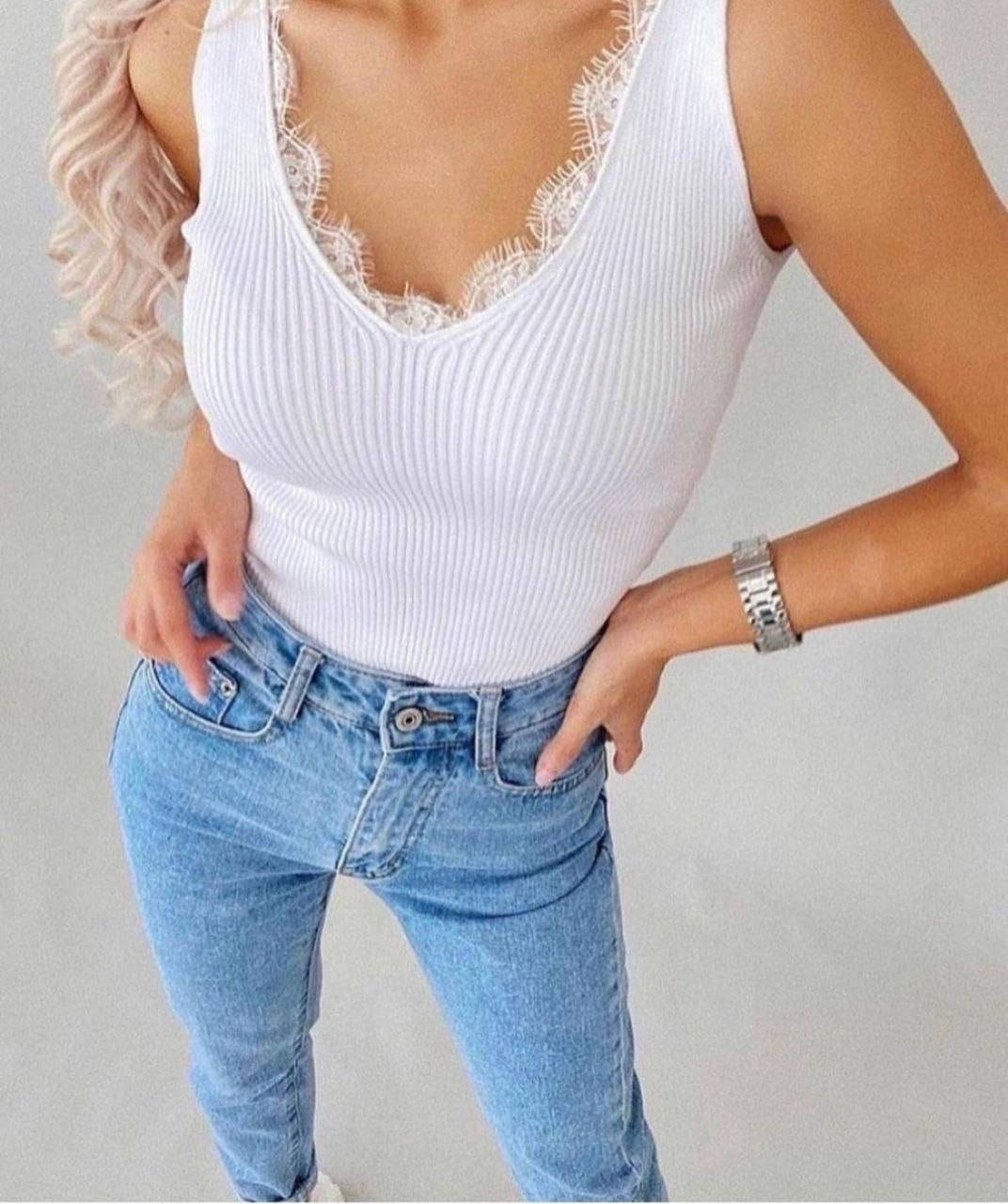 

Майка женская нарядная с кружевом. Майка женская нарядная с гипюром 42 44 46