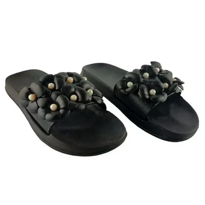 

Женские шлепанцы с цветами черные Гипанис сланцы 39 (25-25,5 см)