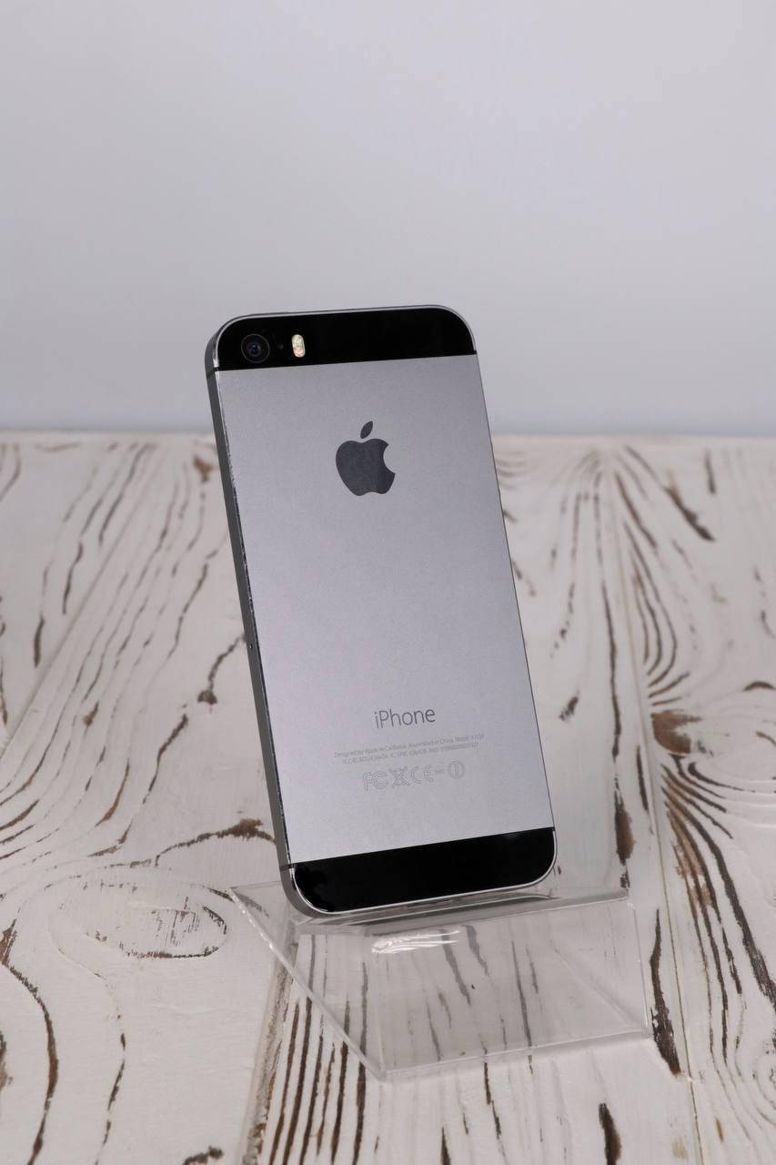 

Apple iPhone 5S 16GB Space Gray Neverlock, Серебристый