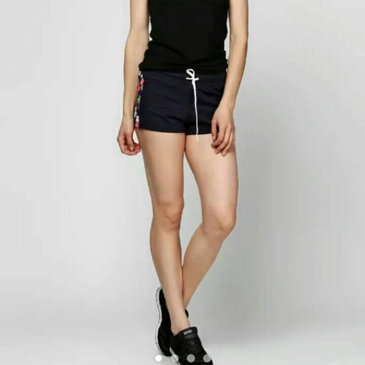 

Шорты женские спортивные темно синии со вставками роз