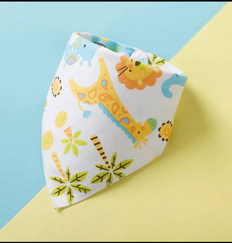 

Слюнявчик нагрудник бандана на кнопке хорошего качества