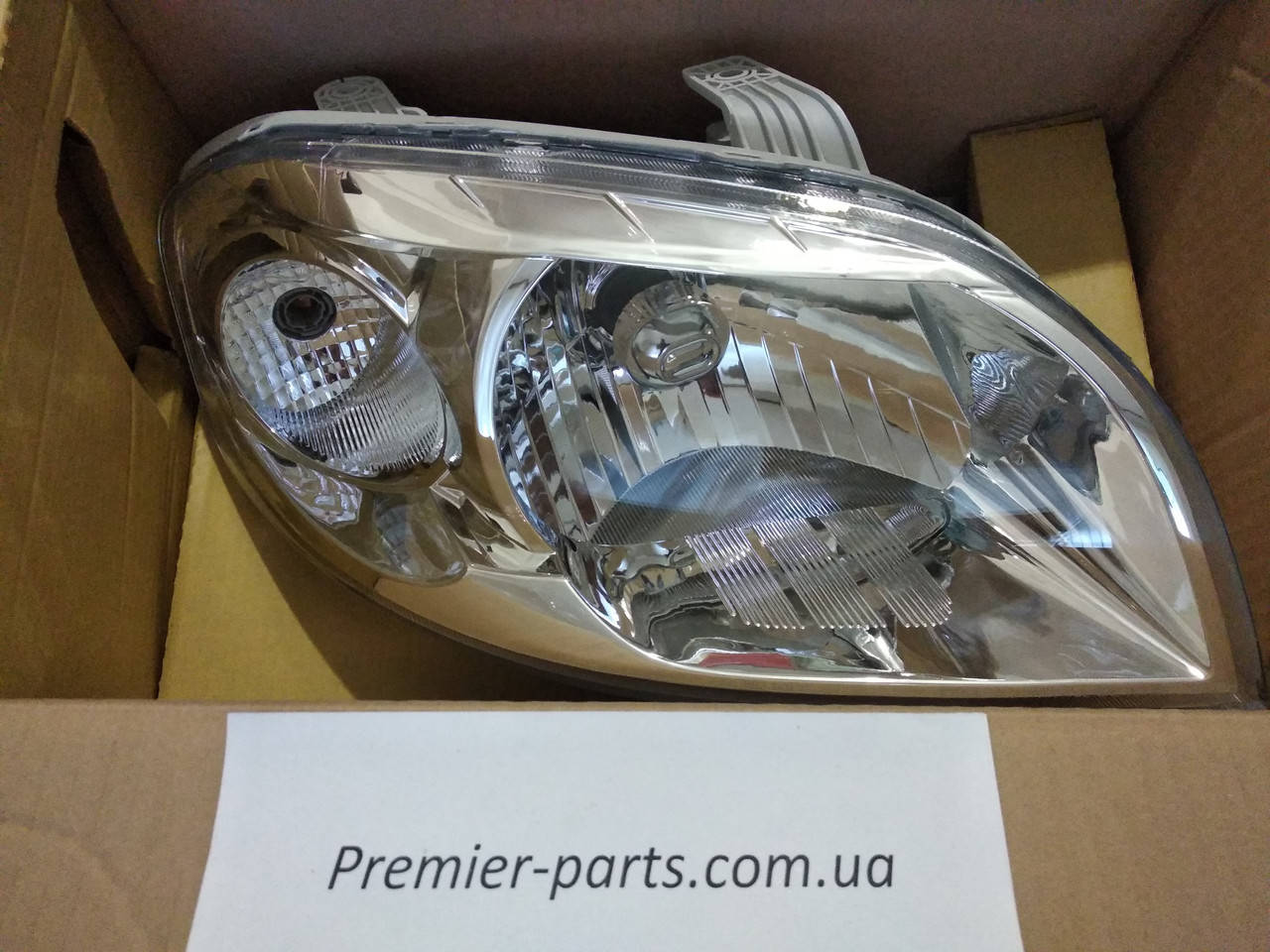 

Фара правая передняя Chevrolet Aveo T250 (06-12) ZAZ Vida (12-) эл. корректор