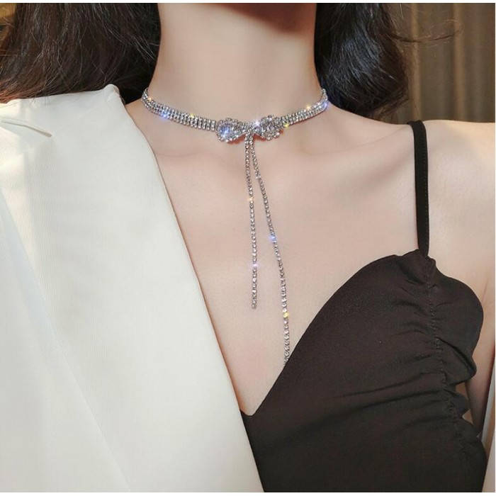 

Чокер со стразами и бантиком "Delicate Bow"