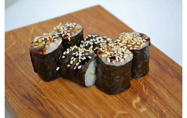 

Макі з вугрем