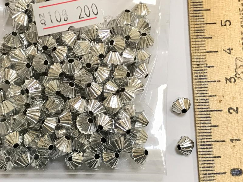 

Бусина пластиковая 200 шт