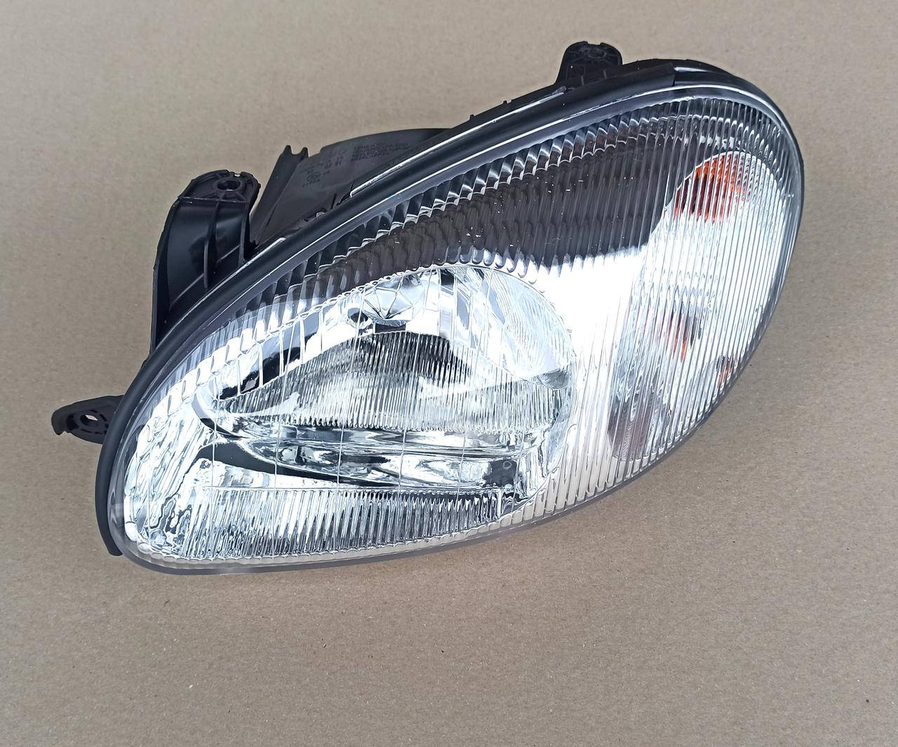 

Фара передняя Ланос, Daewoo Lanos, Sens левая черный корпус