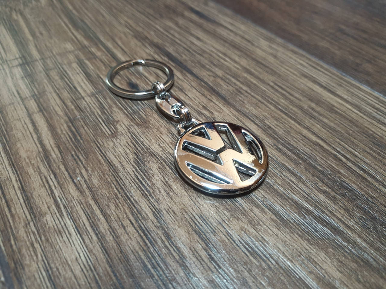 

Брелок для ключей VW