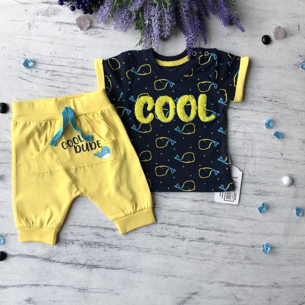 

Желтый летний костюм на мальчика Miniworld 49. Размер 68 см