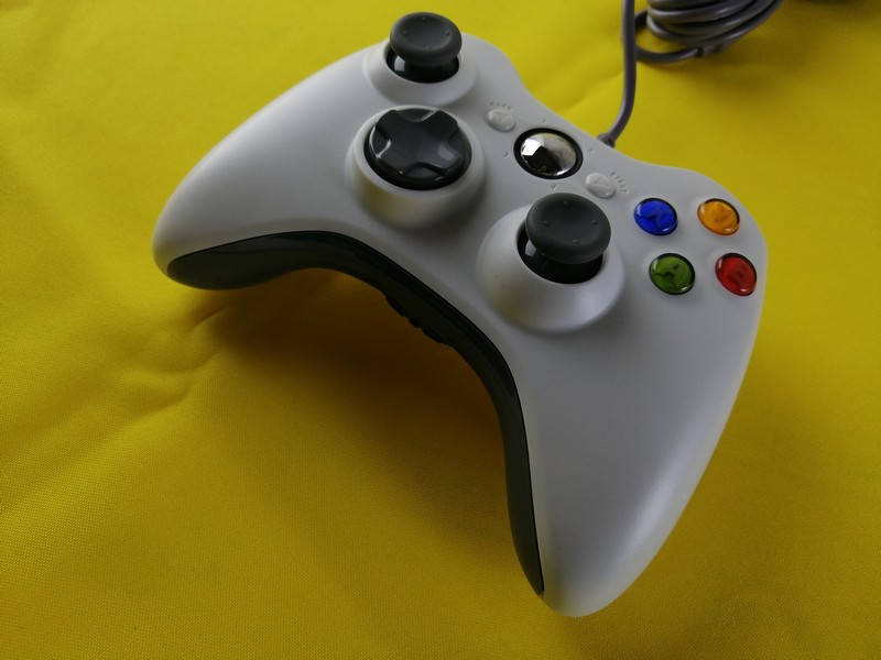 

Игровой джойстик XBOX 360 ЦВЕТ УТОЧНЯЙТЕ (Проводной), Белый