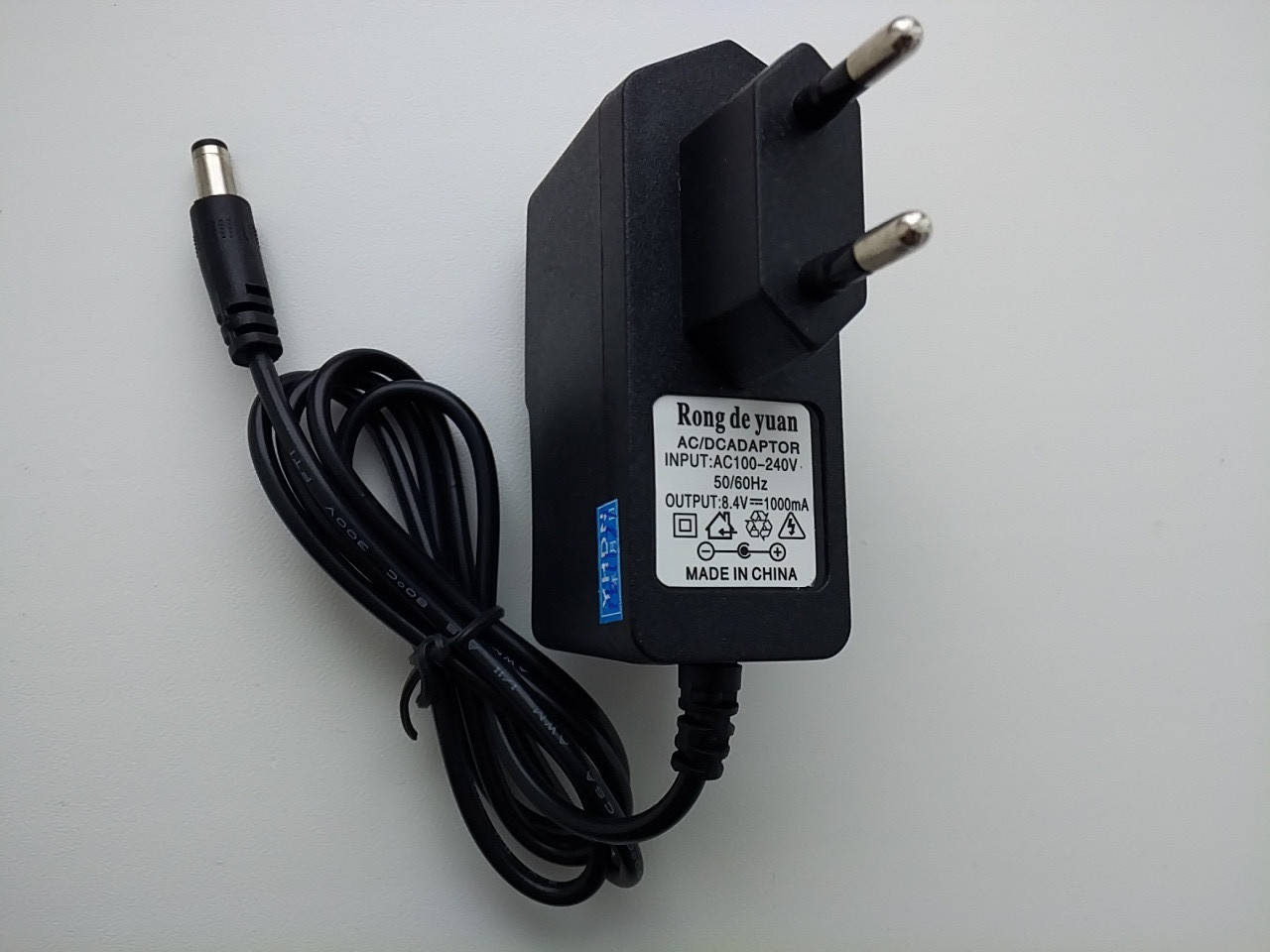 

Блок питания, зарядка 2S li-ion DC 8.4V 1А CC/CV