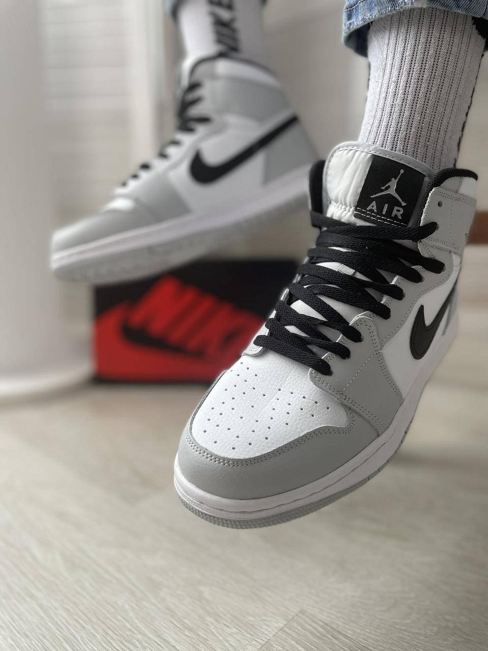 

Кроссовки серые Nike Air Jordan 1 (КОЖА), Серый