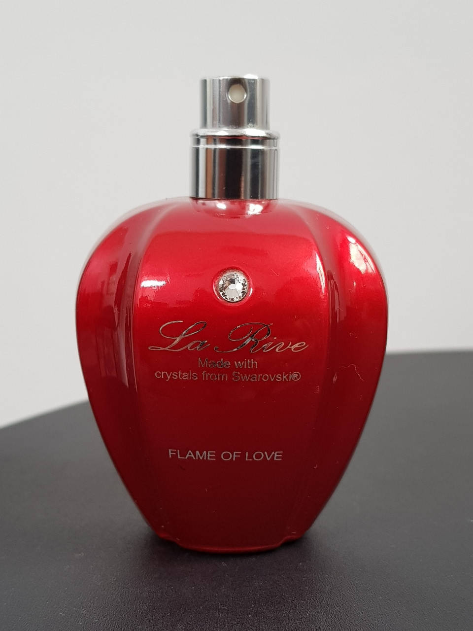 

Женская туалетная вода La Rive Flame of Love 75мл (тестер,без картонной упаковки)