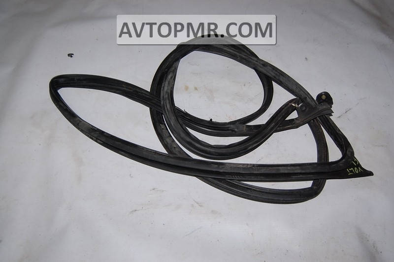 

Уплотнитель двери перед лев Chevrolet Volt 11-15 22862990 Шевроле Вольт 2011-2015