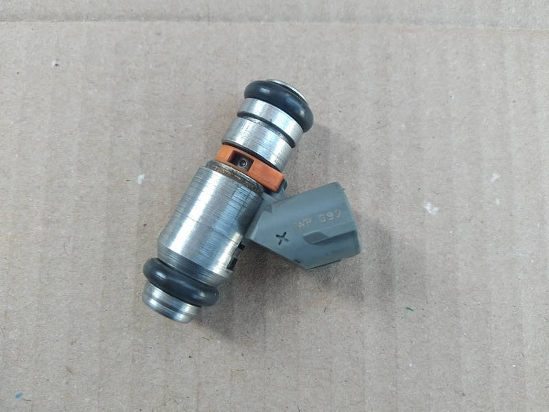 

Форсунка Volkswagen Golf IV 1997-2006 1.4 16V IWP092; 036906031G; 036031G