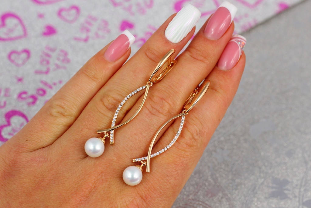 

Серьги подвески Xuping Jewelry пересеченные дужки с жемчугом 5,8 см золотистые