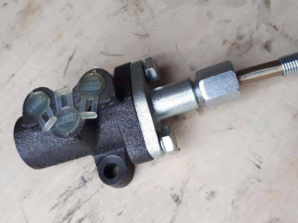 

Кран управления делителя КамАЗ с тросиком в сборе (Китай) 15.1772132