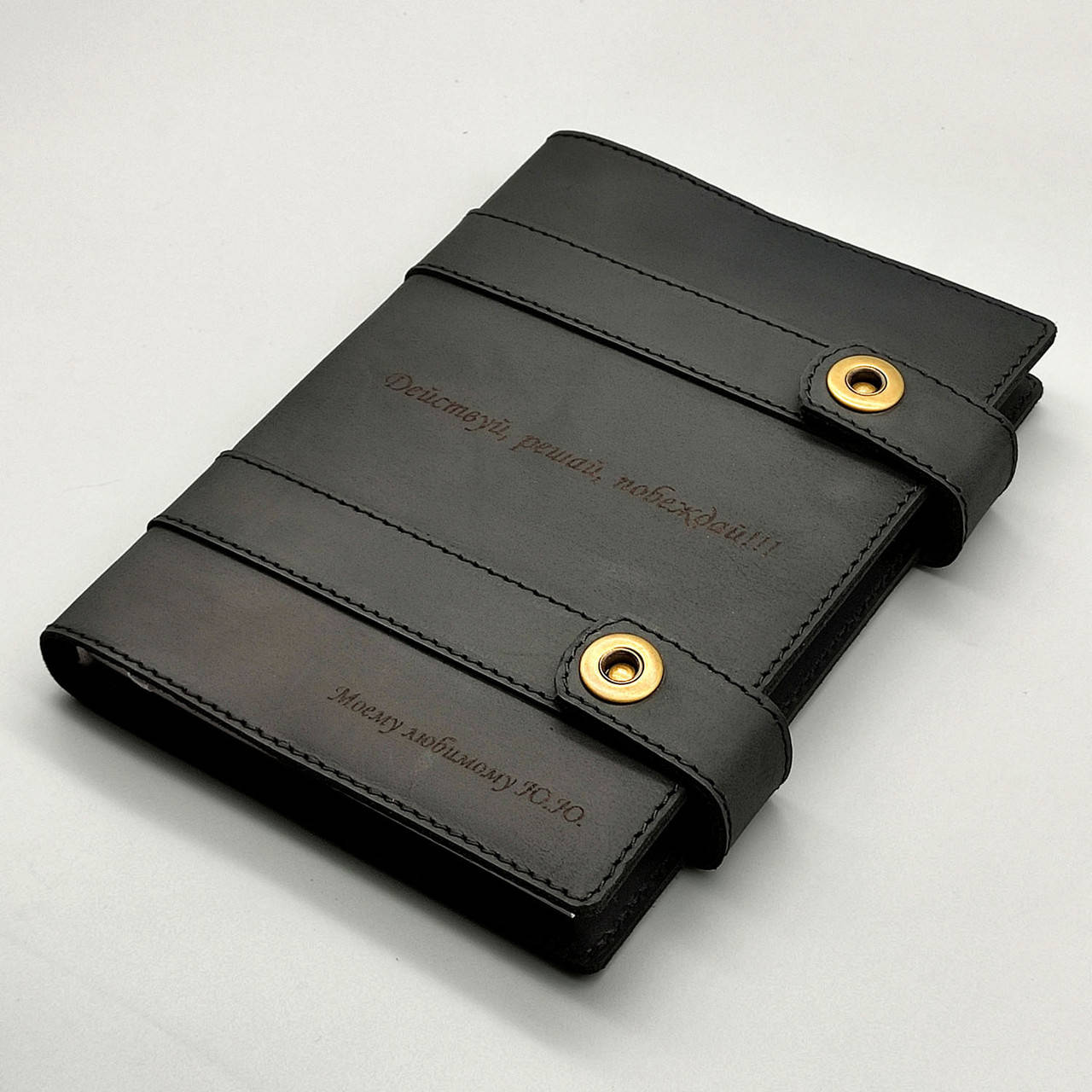 

Подарочный кожаный блокнот с индивидуальной гравировкой. Ежедневник А5 в обложке из натуральной кожи