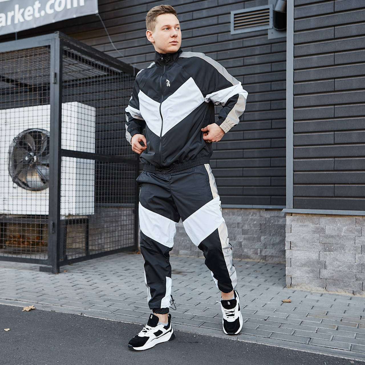 

Спортивный костюм мужской Огонь Пушка Split черно-белый с рефлективом S, Черный