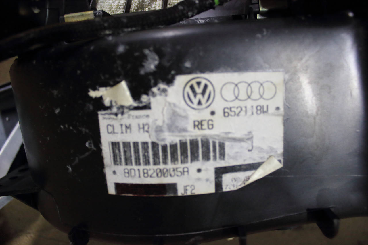 

8D1820005A Audi A4 B5 Корпус отопителя печки 1994 1999 1996