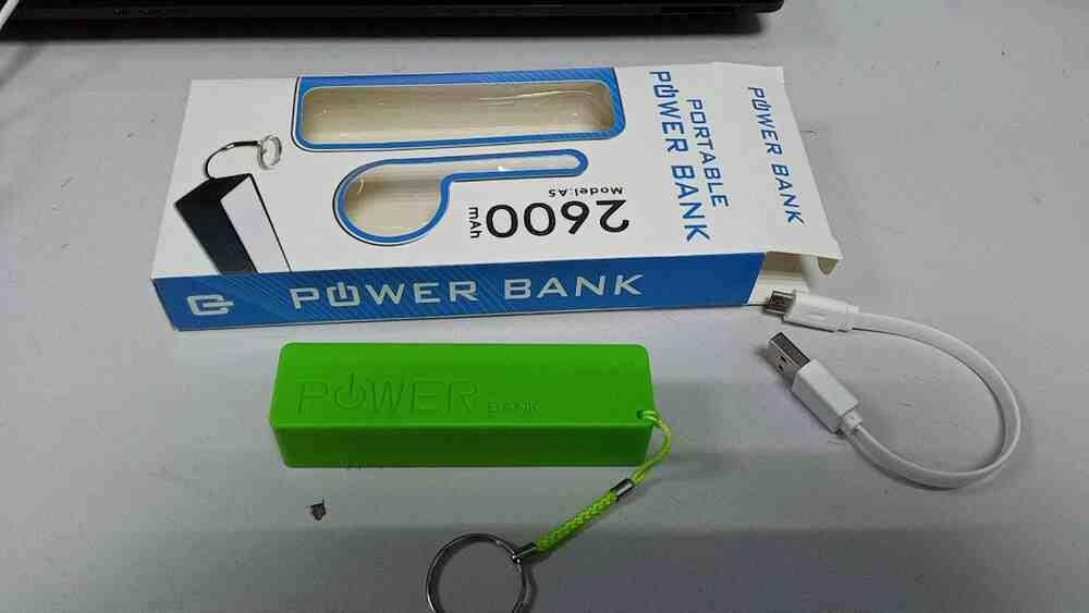 

Универсальный внешний аккумулятор повербанк Б/У Power Bank 2600 mAh